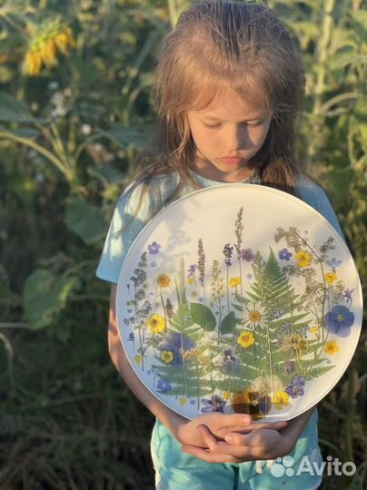 Стол из смолы и сухоцветов поднос картина из смолы