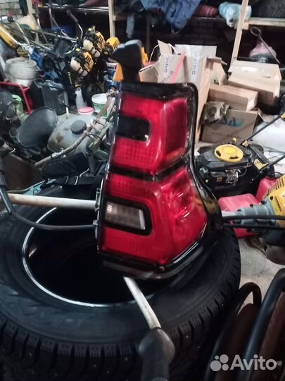 Фонарь задний тойота Прадо