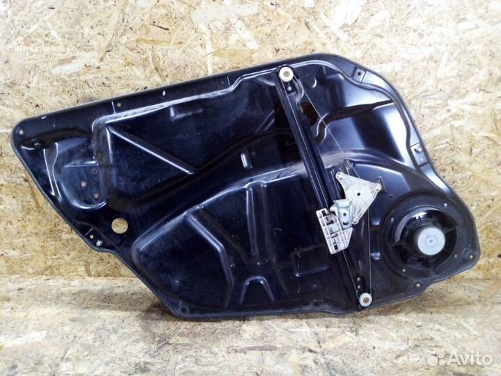 Стеклоподъемник задний правый Mercedes-Benz