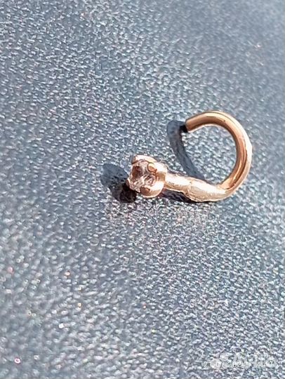 Пирсинг в нос золото