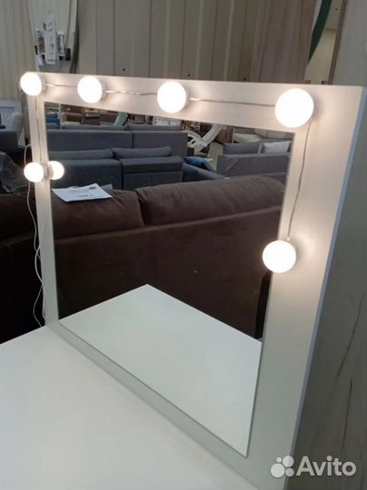 Туалетный столик