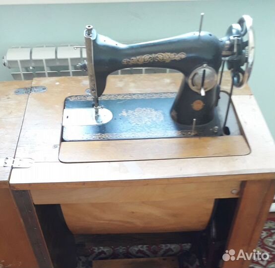 Швейная машина Подольск ножная