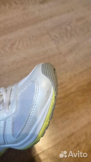 Кроссовки женские demix 37 р