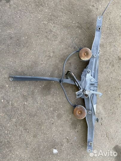 Верхняя планка радиатора 5321622150 Toyota Mark II