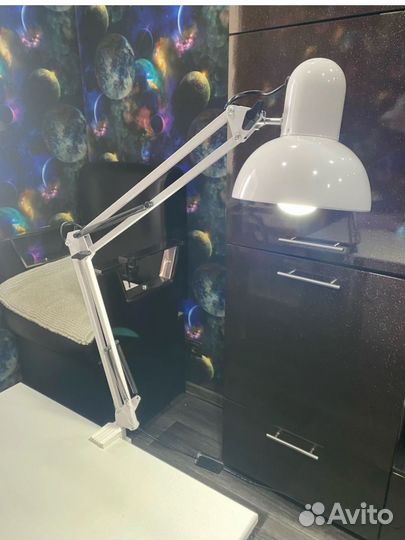 Настольная лампа
