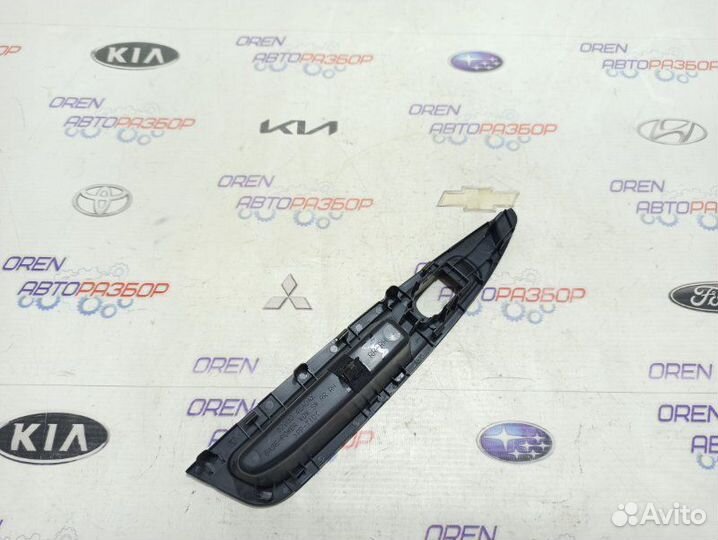 Накладка боковой двери задняя правая Nissan