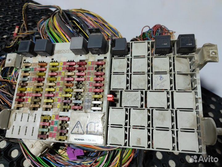 Блок предохранителей Scania