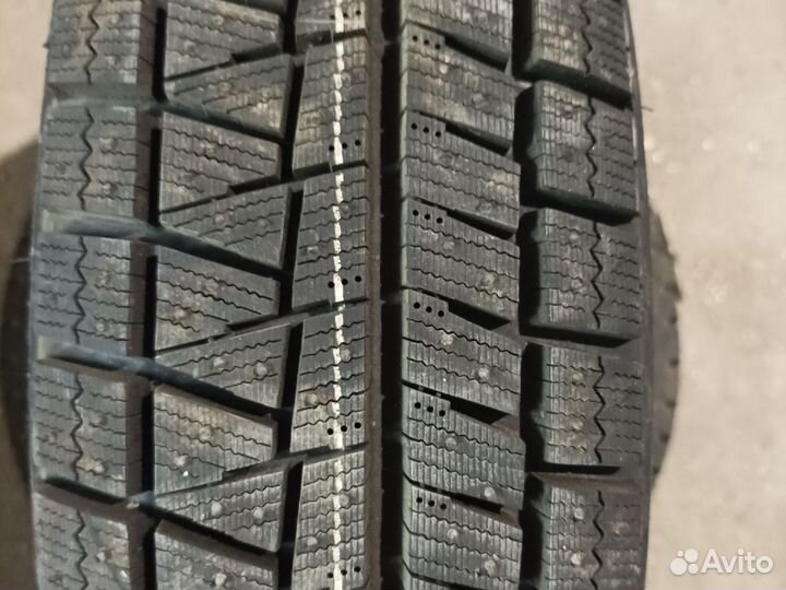 Bridgestone Blizzak Revo GZ 175/70 R13 82S