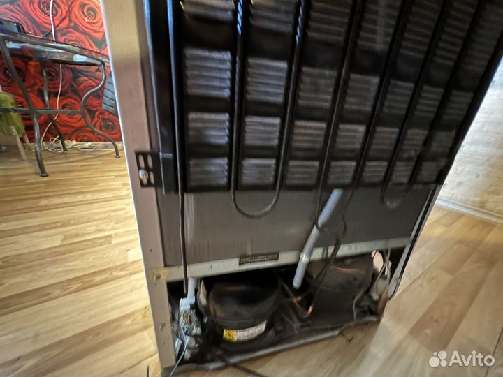 Холодильник Whirlpool