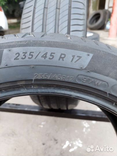 Michelin Primacy 4 235/45 R17 97W