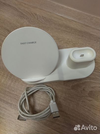Беспроводная зарядная станция iPhone