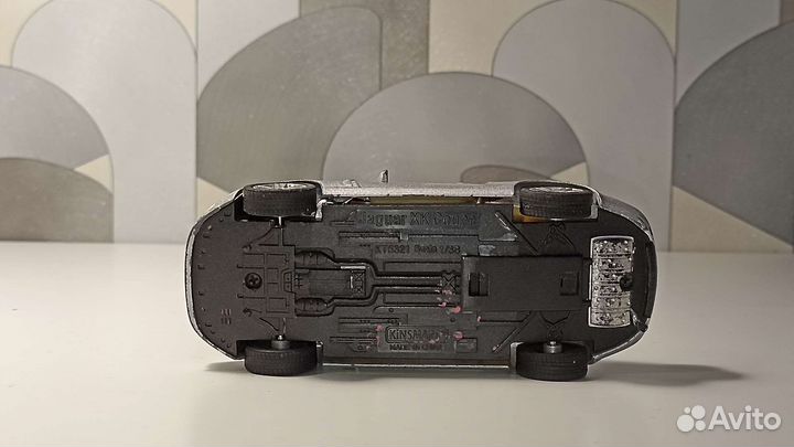 Модели машин Ягуар и Шевроле