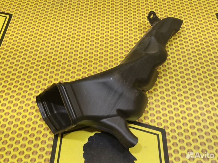 Воздуховод отопителя в ноги левый Volkswagen Jetta