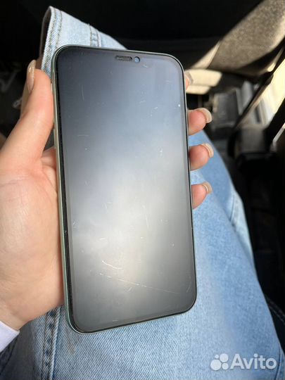 Телефон iPhone 11