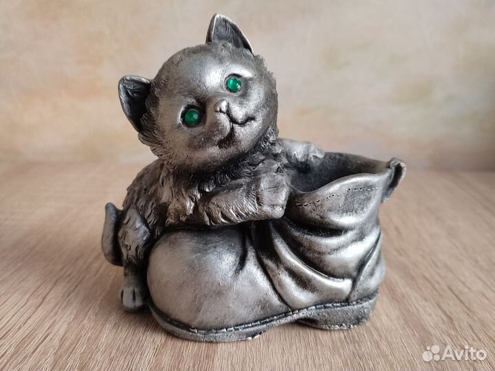Статуэтка (кот с сапогом)