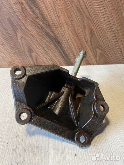 Кронштейн кпп левый Hyundai I40