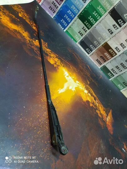 Поводок стеклоочистителя правый Renault Symbol