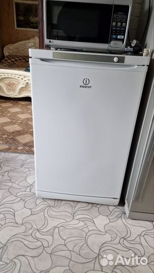 Indesit Морозильник