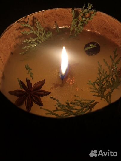 Свечи в кокосе