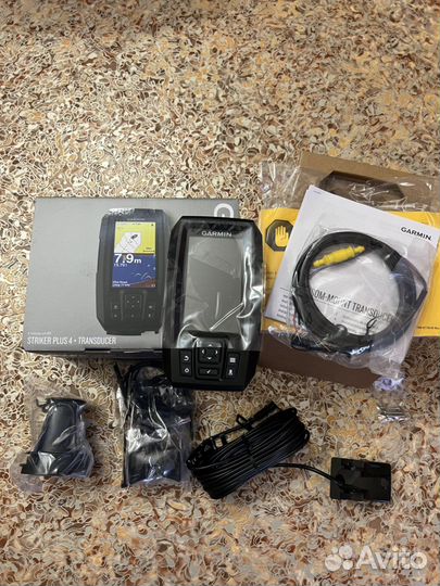 Эхолот Garmin striker vivid 4cv