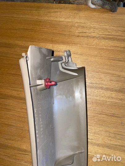 Обшивка стойки кузова задняя правая Toyota Land