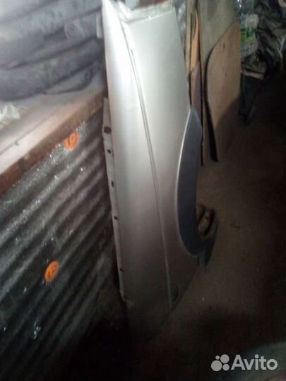 Крыло на фольц б3 правое