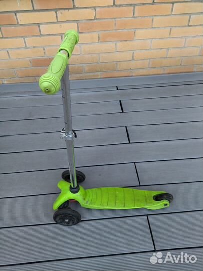 Самокат детский со светящимися колесами