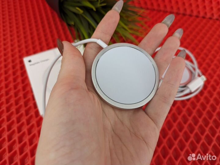 Зарядка MagSafe беспроводная 20вт