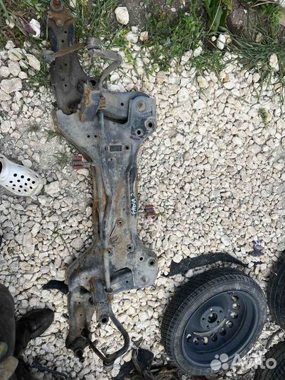 Балка подвески передняя skoda fabia 2