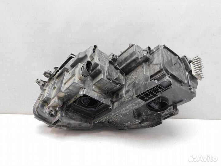 Фара правая Volkswagen Tiguan