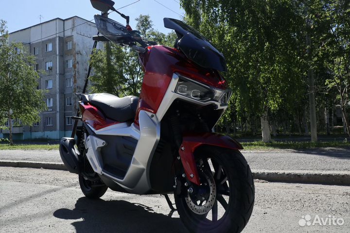 Макси скутер Tracer (Honda ADV ) 200кб