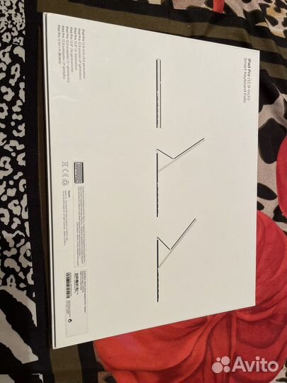 Apple smart keyboard Folio. 12 9