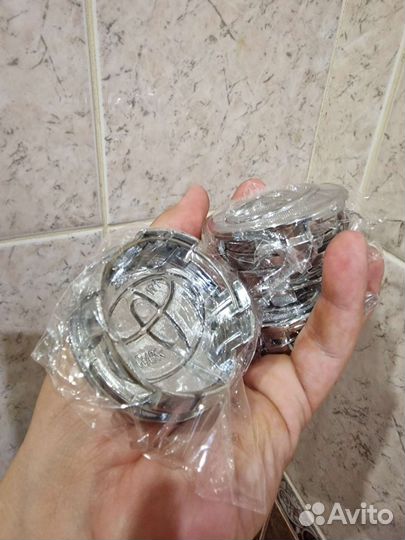 Колпачки на литые диски toyota