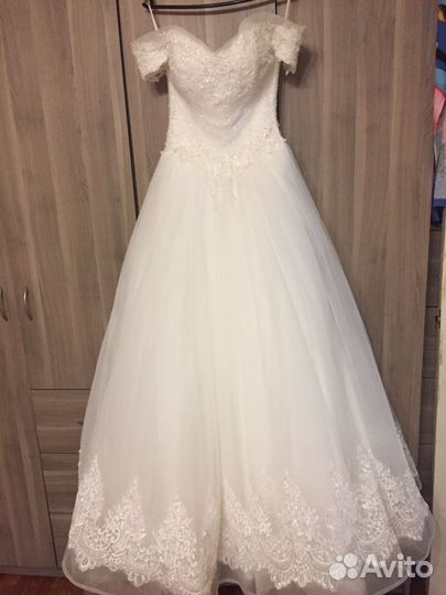 Свадебное платье