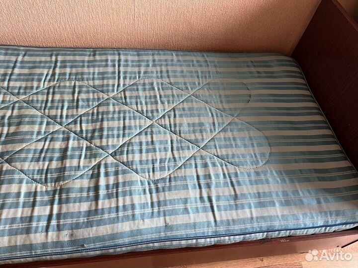 Кровать 1 спальная б/у