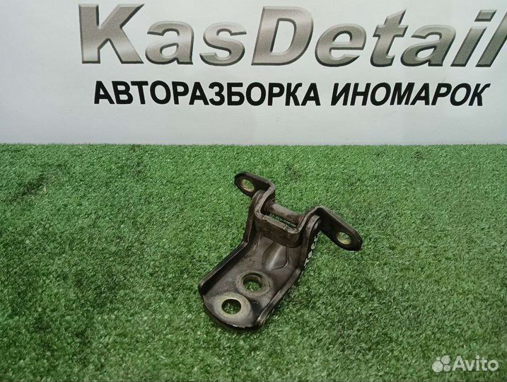 Нижняя петли передней левой двери Nissan X-trail