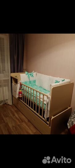 Кроватка с маятником