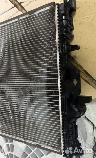 Радиатор охлаждения Вольво хс60 31368361