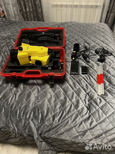 Leica builder r300m power