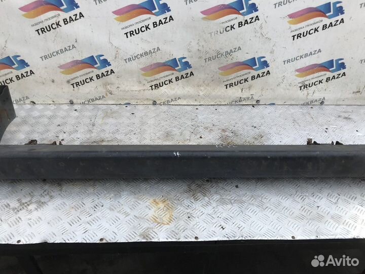 Усилитель переднего бампера