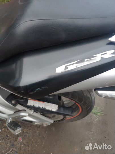 Suzuki GSR 600