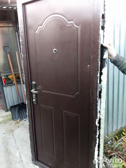 Дверь входная металлическая