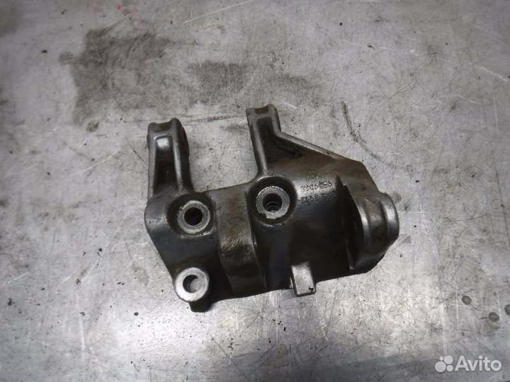Кронштейн генератора Лада Приора 21126 2008