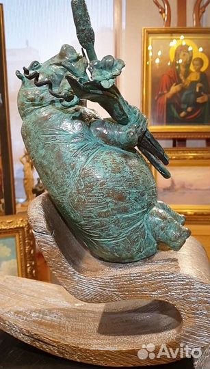 Скульптура бегемота «Счастливый день»