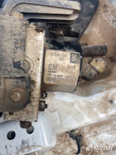 Opel Zafira B, блок ABS