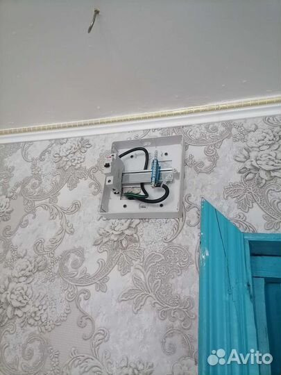 Электрик электромонтер