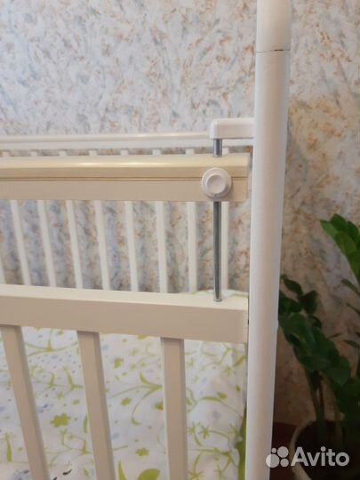 Детская кроватка с маятником + матрас