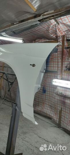 Крыло на priora передние левое