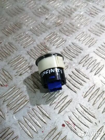 Кнопка Start/Stop Infiniti M35 Y50 VQ35 2008