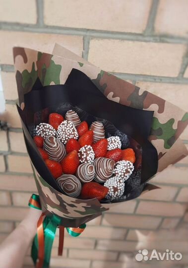 Букеты из клубники в бельгийском шоколаде